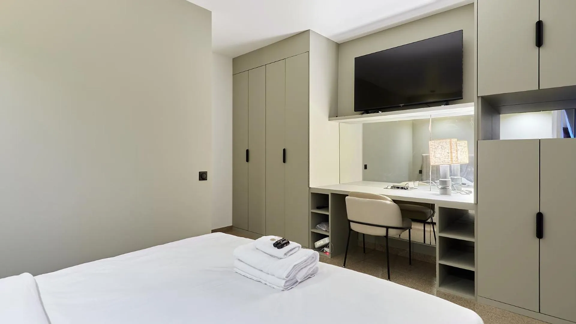 Apartment Pere Lachaise By Studio Prestige Paris